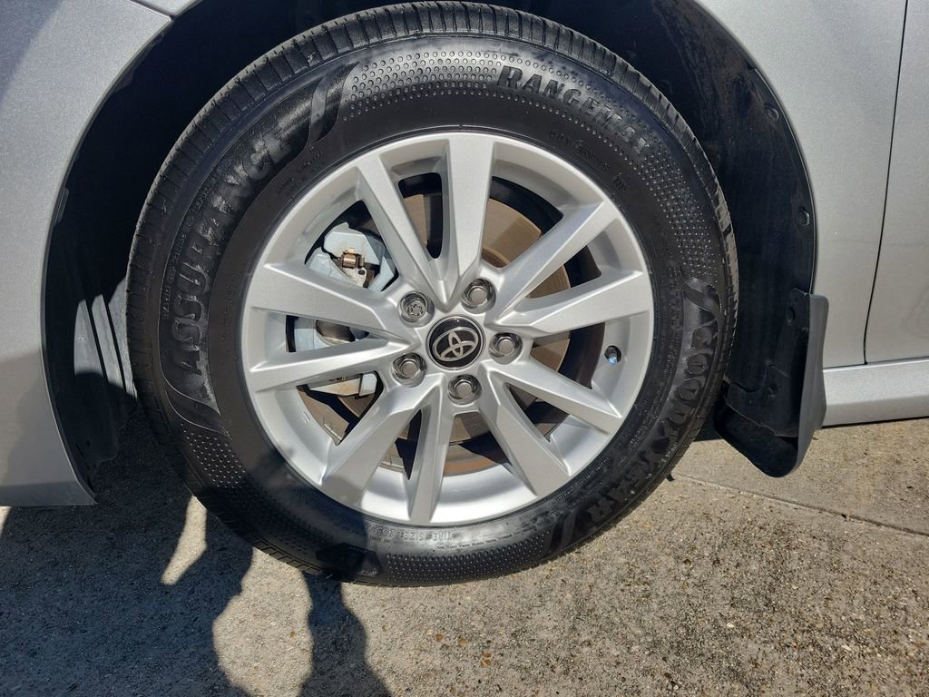 Certified 2025 Toyota Camry LE image 28