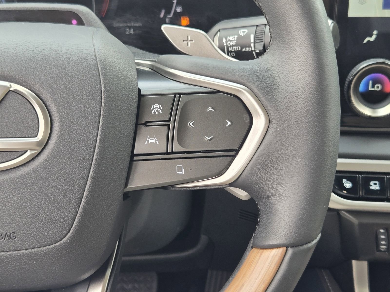 Used 2023 Lexus RX 350 FWD w/ Cold Area Package image 27