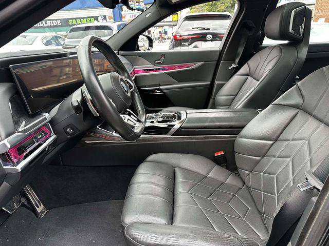 Used 2023 BMW 760i xDrive AWD/4WD image 15