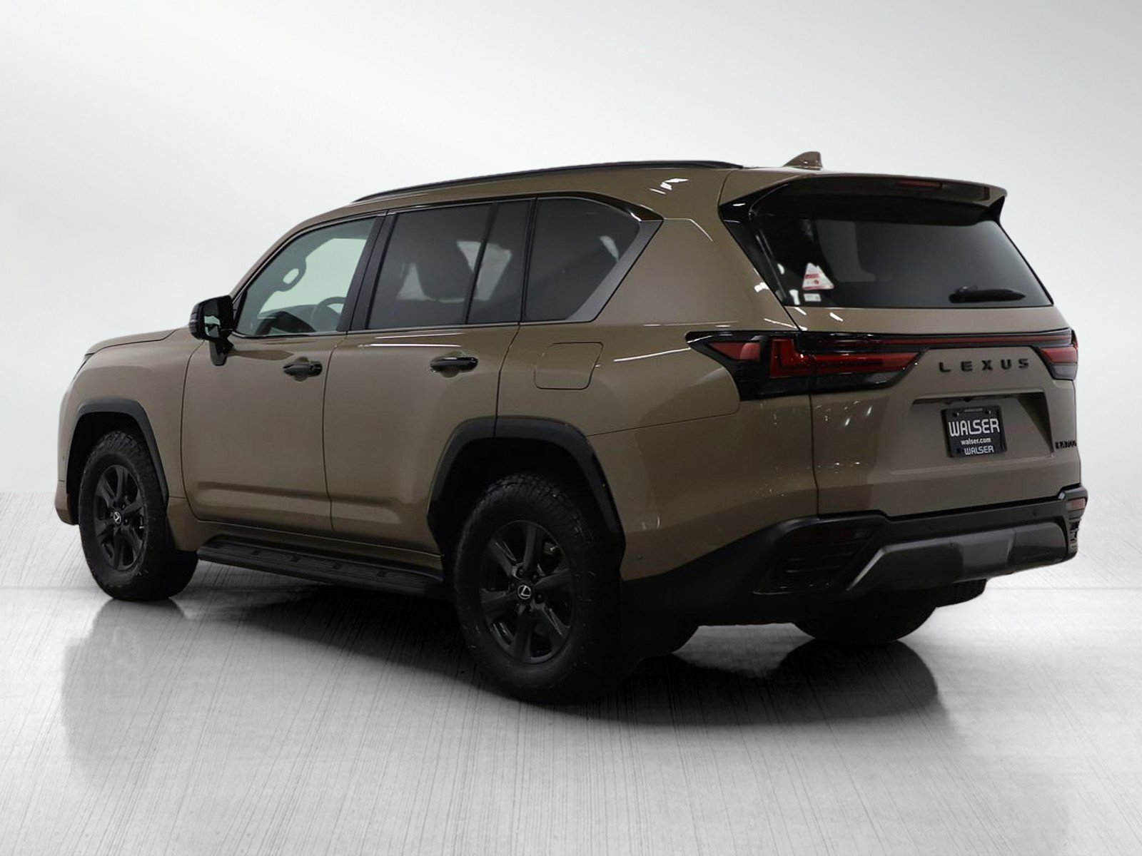Used 2025 Lexus LX 700h Overtrail AWD/4WD image 3