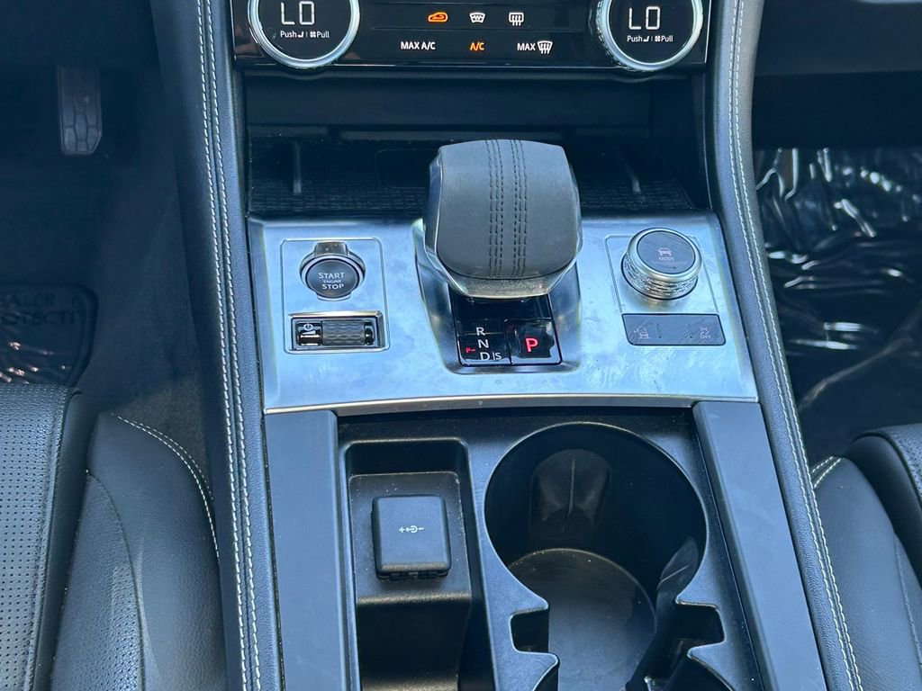 Used 2024 Jaguar F-PACE R-Dynamic S image 21