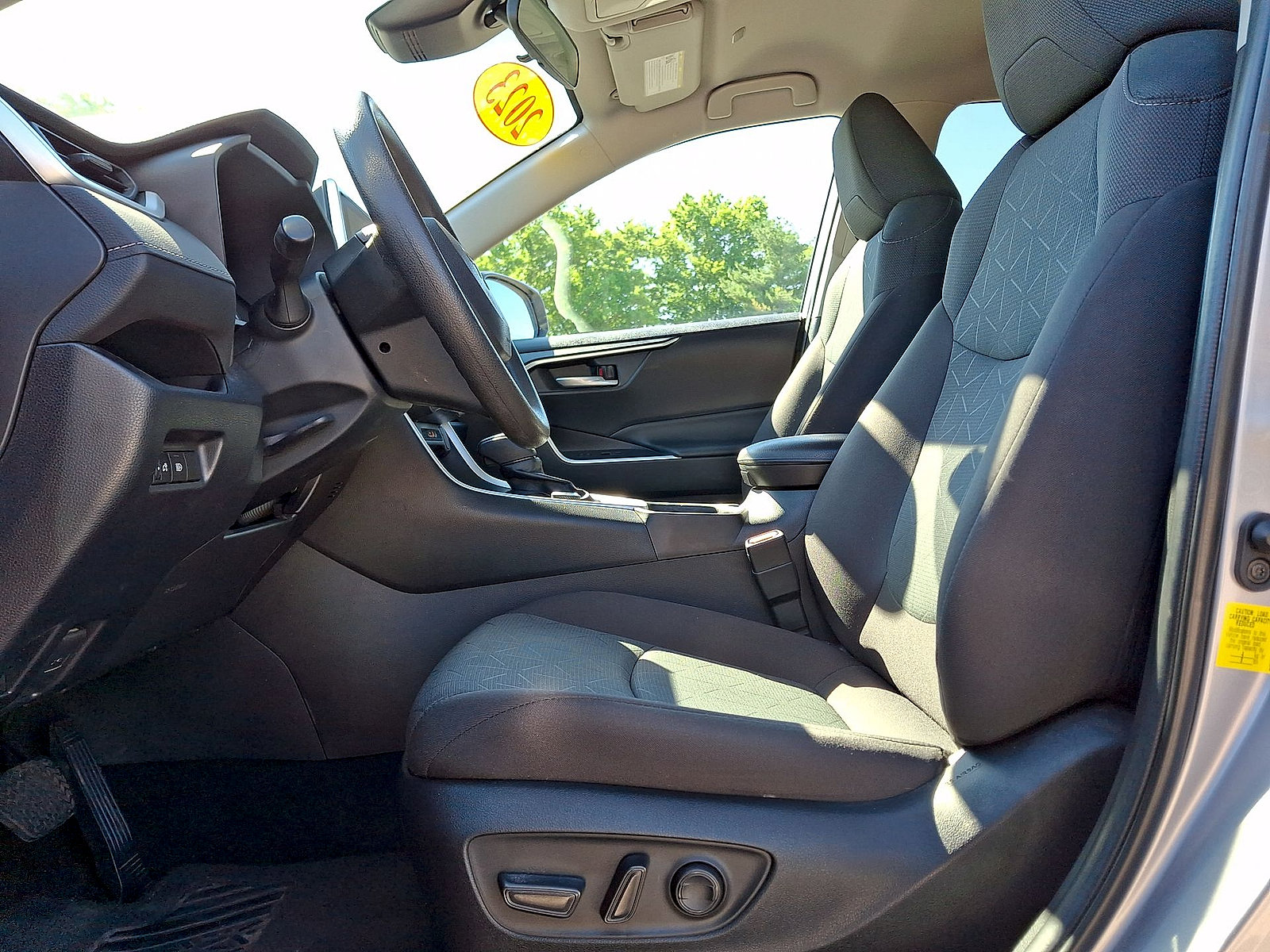 Used 2023 Toyota RAV4 XLE AWD/4WD image 11