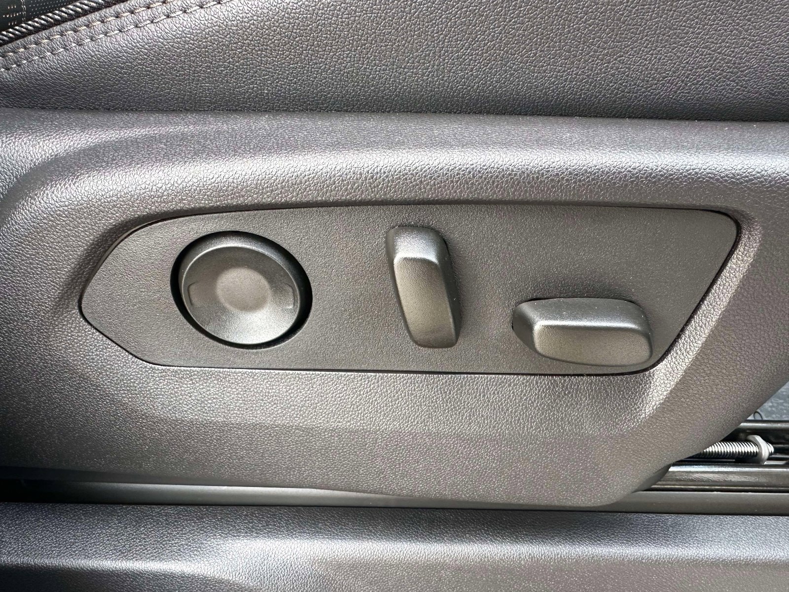 Certified 2025 Chevrolet Silverado 1500 High Country w/ Midnight Edition image 27