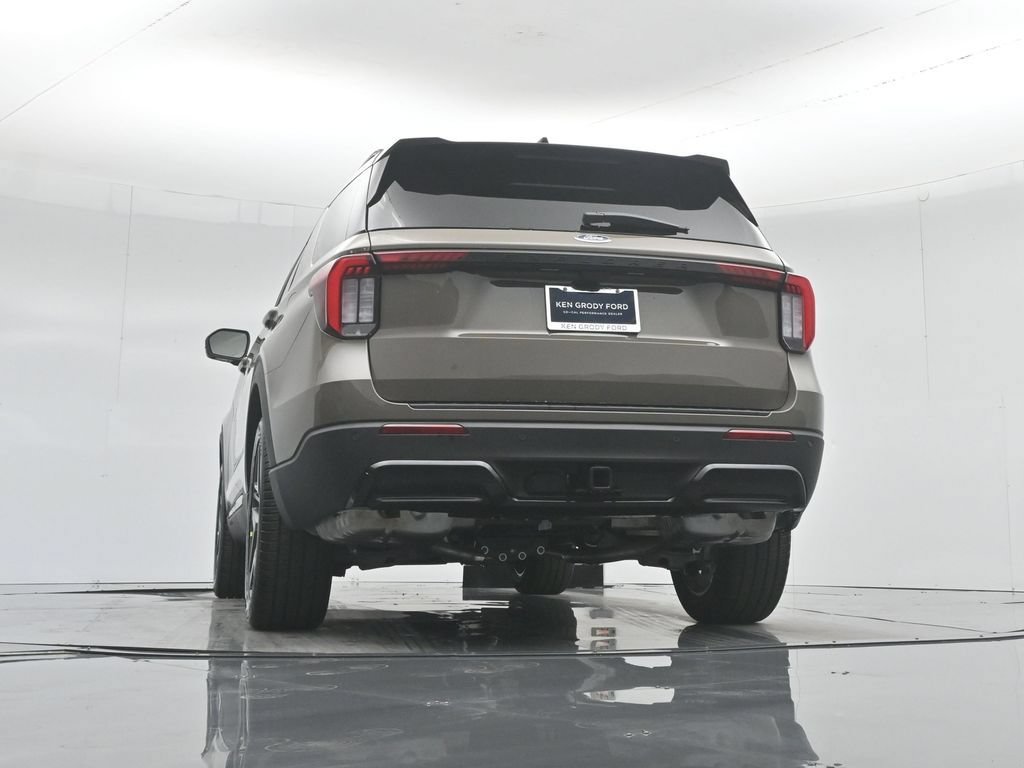 New 2026 Ford Explorer ST-Line w/ ST-Line Street Pack RWD image 50