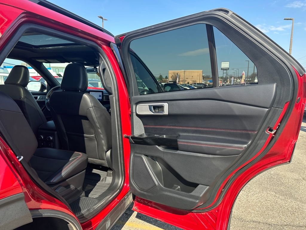 Used 2022 Ford Explorer ST-Line w/ Class IV Trailer Tow Package AWD/4WD image 18