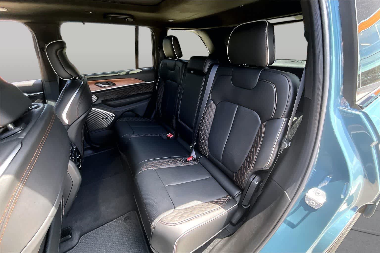 New 2026 Jeep Grand Cherokee Summit AWD/4WD image 20