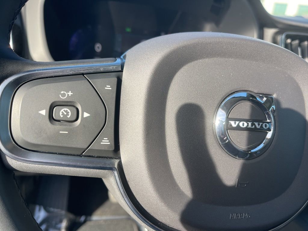 Used 2023 Volvo XC60 B5 Core w/ Protection Package Premier image 20