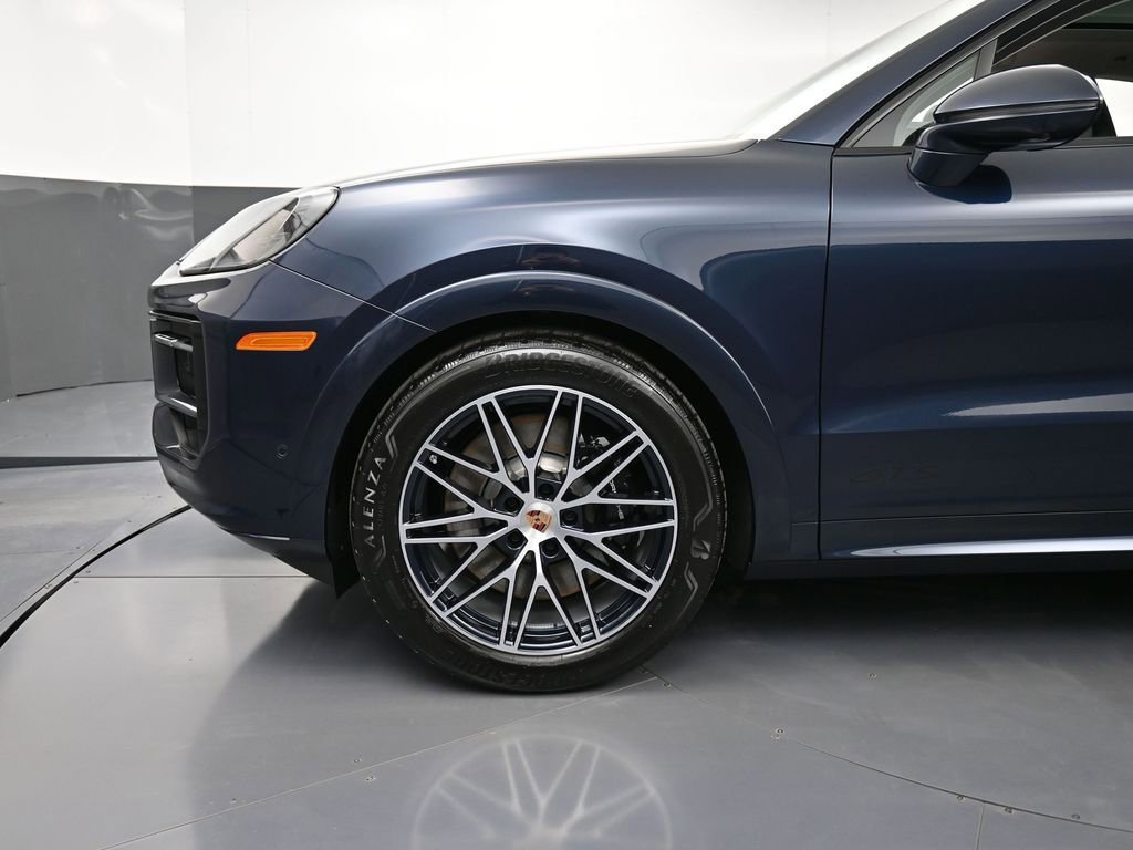 New 2026 Porsche Cayenne GTS image 12