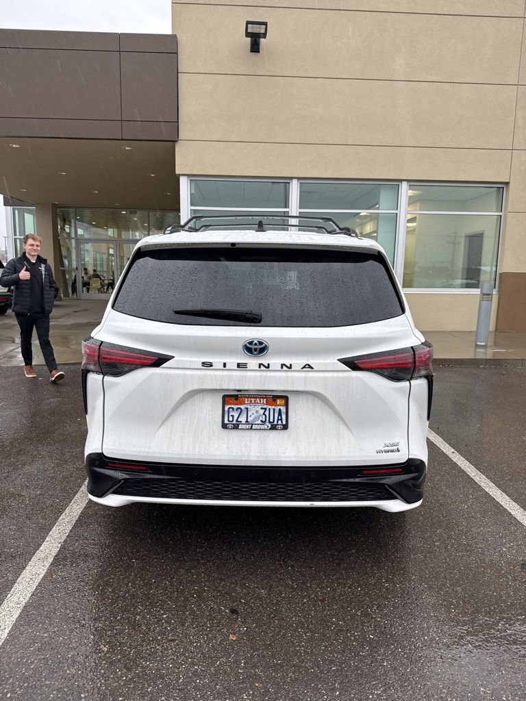 Used 2022 Toyota Sienna XSE w/ XSE Plus Package image 6