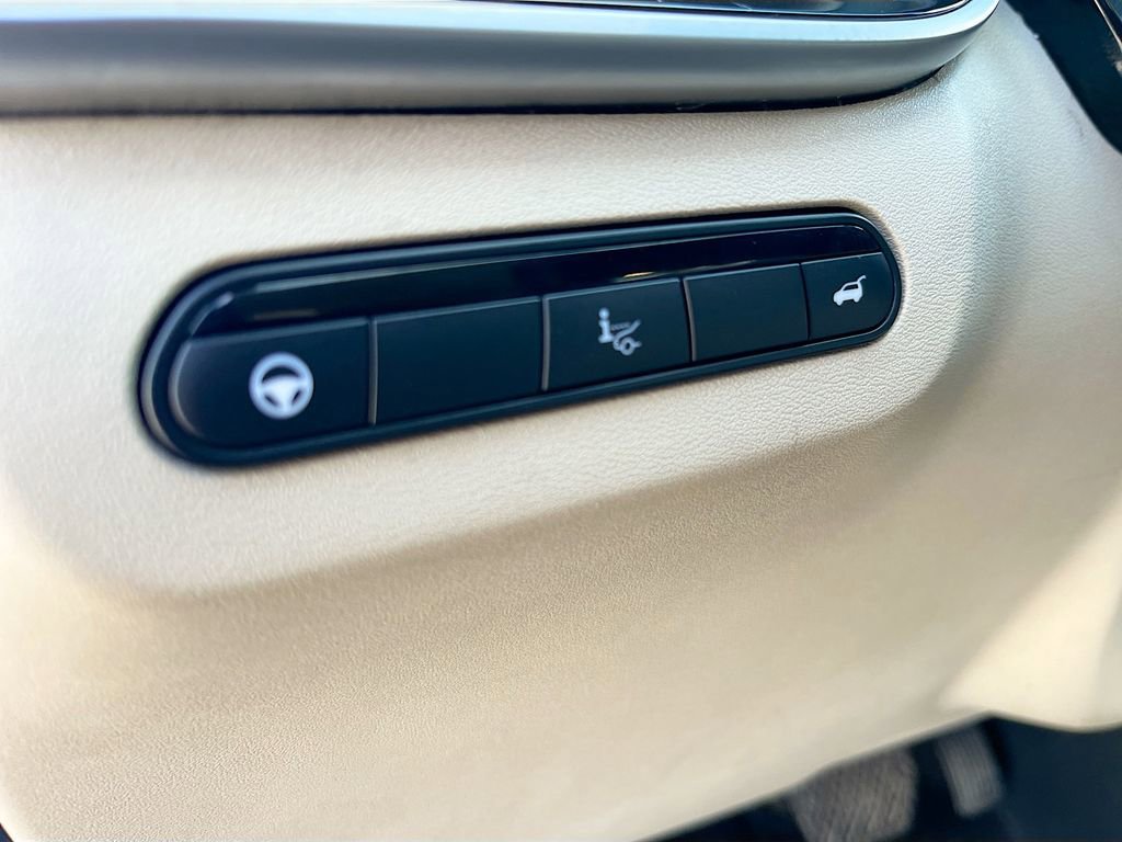 Used 2023 INFINITI QX60 Sensory w/ Vision Package AWD/4WD image 10