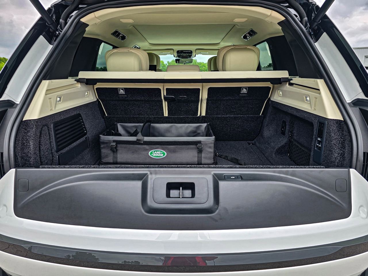 Used 2025 Land Rover Range Rover Autobiography AWD/4WD image 36