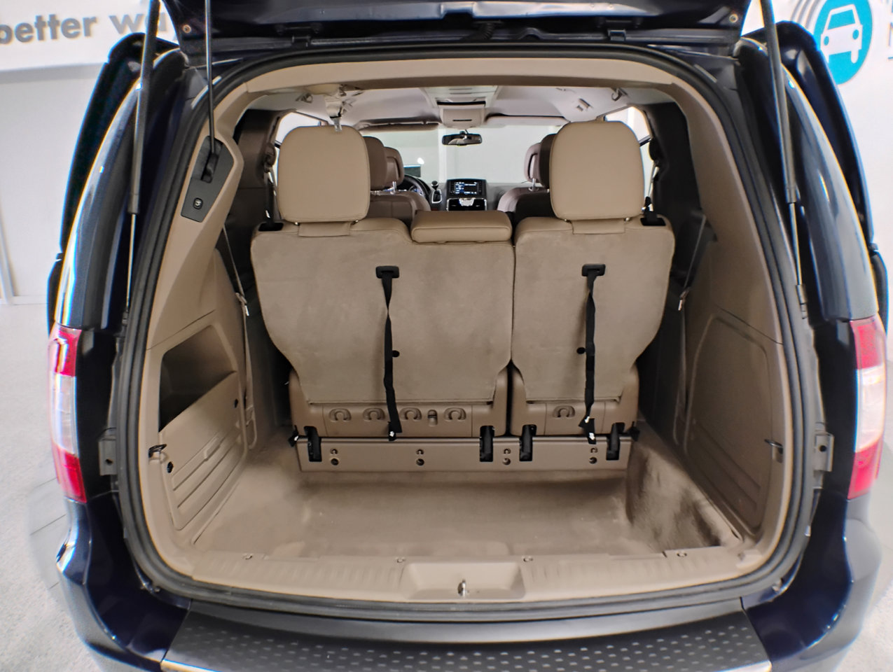 Used 2016 Chrysler Town & Country Touring image 45