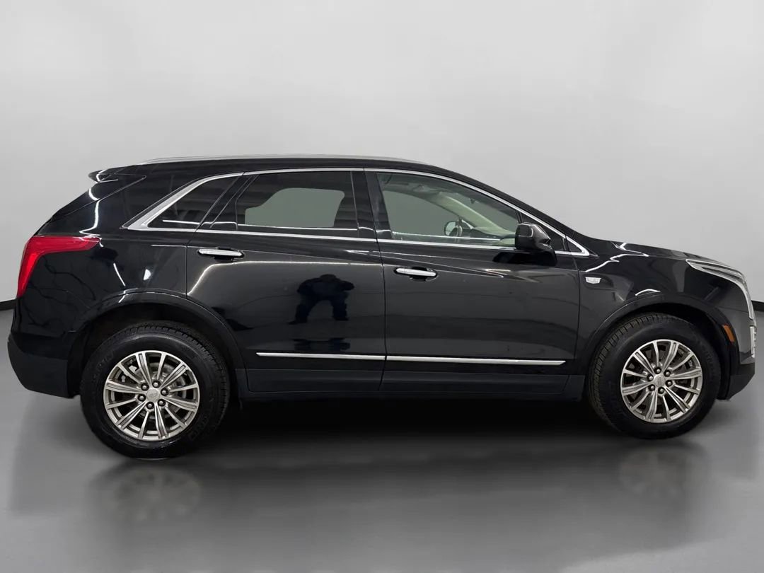 Used 2018 Cadillac XT5 Luxury w/ Driver Awareness Package image 11