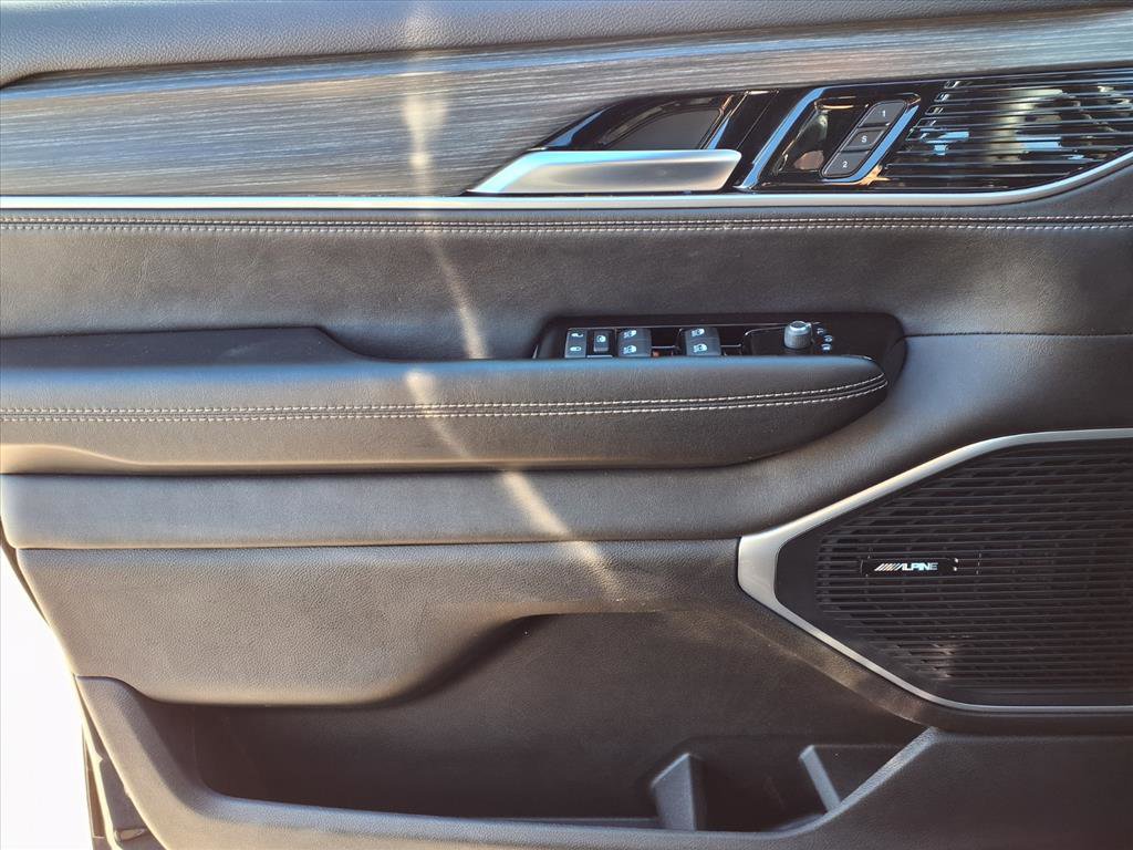 Used 2024 Jeep Wagoneer L Series II w/ Flexible Seating Group image 22