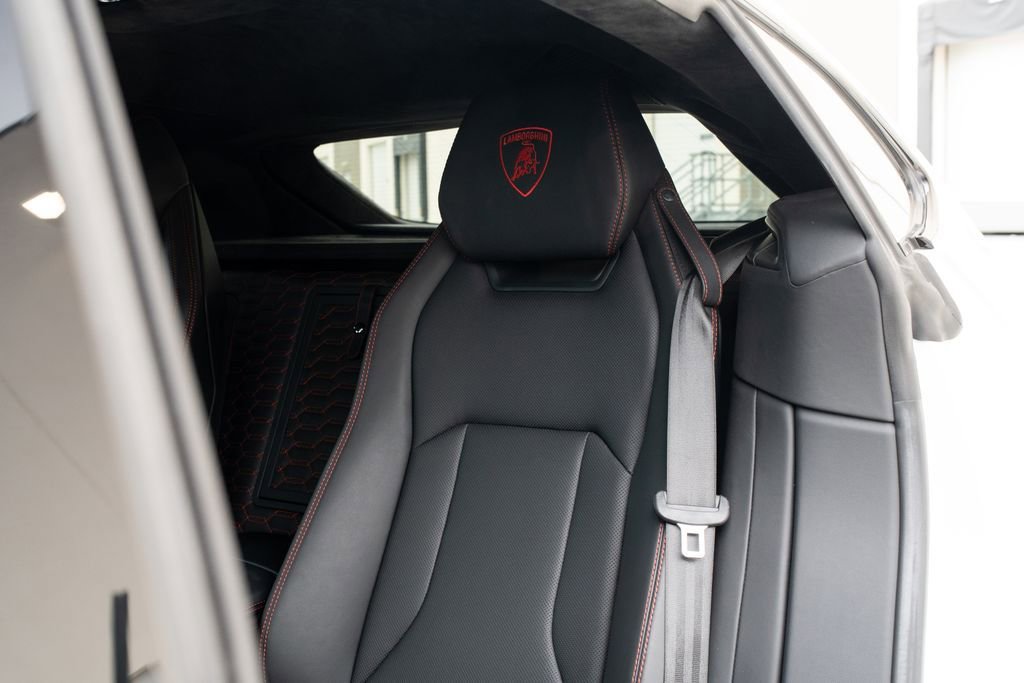 Used 2019 Lamborghini Urus image 41