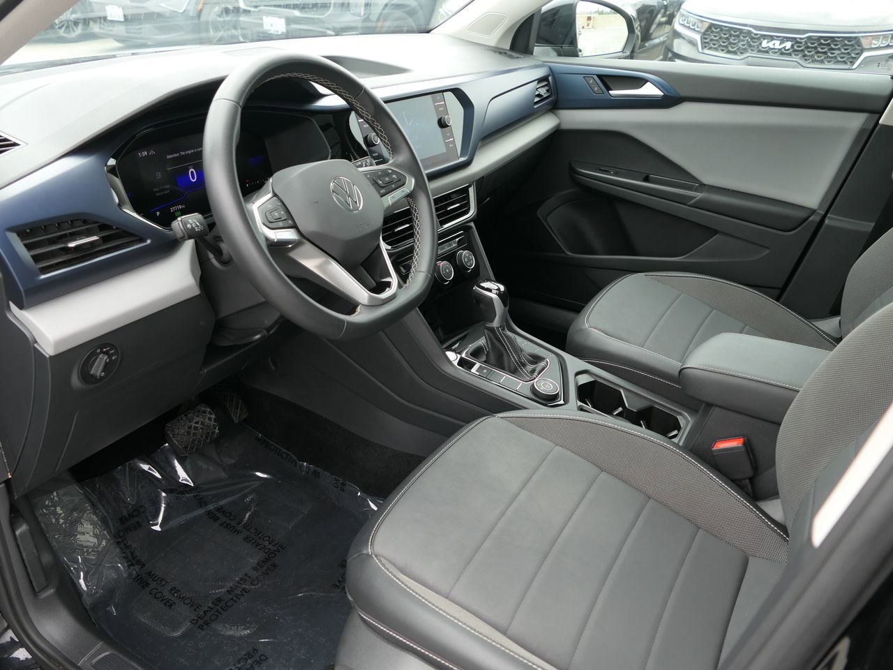 Used 2023 Volkswagen Taos SE w/ Panoramic Sunroof Package AWD/4WD image 11