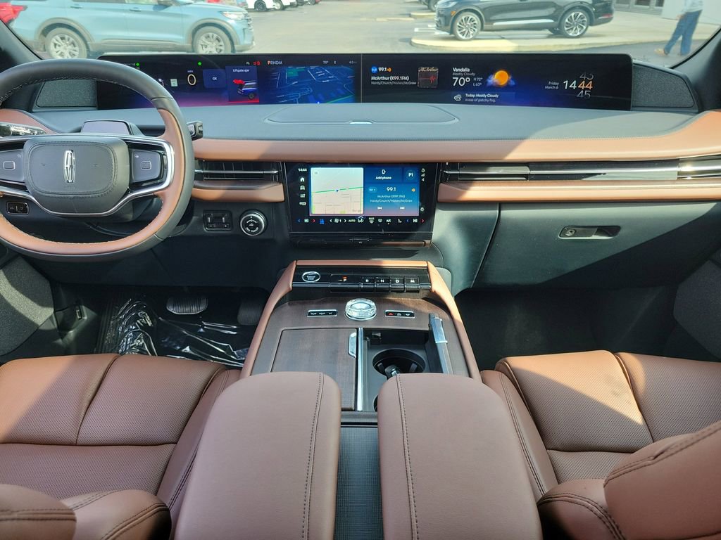 New 2026 Lincoln Navigator L Reserve AWD/4WD image 11
