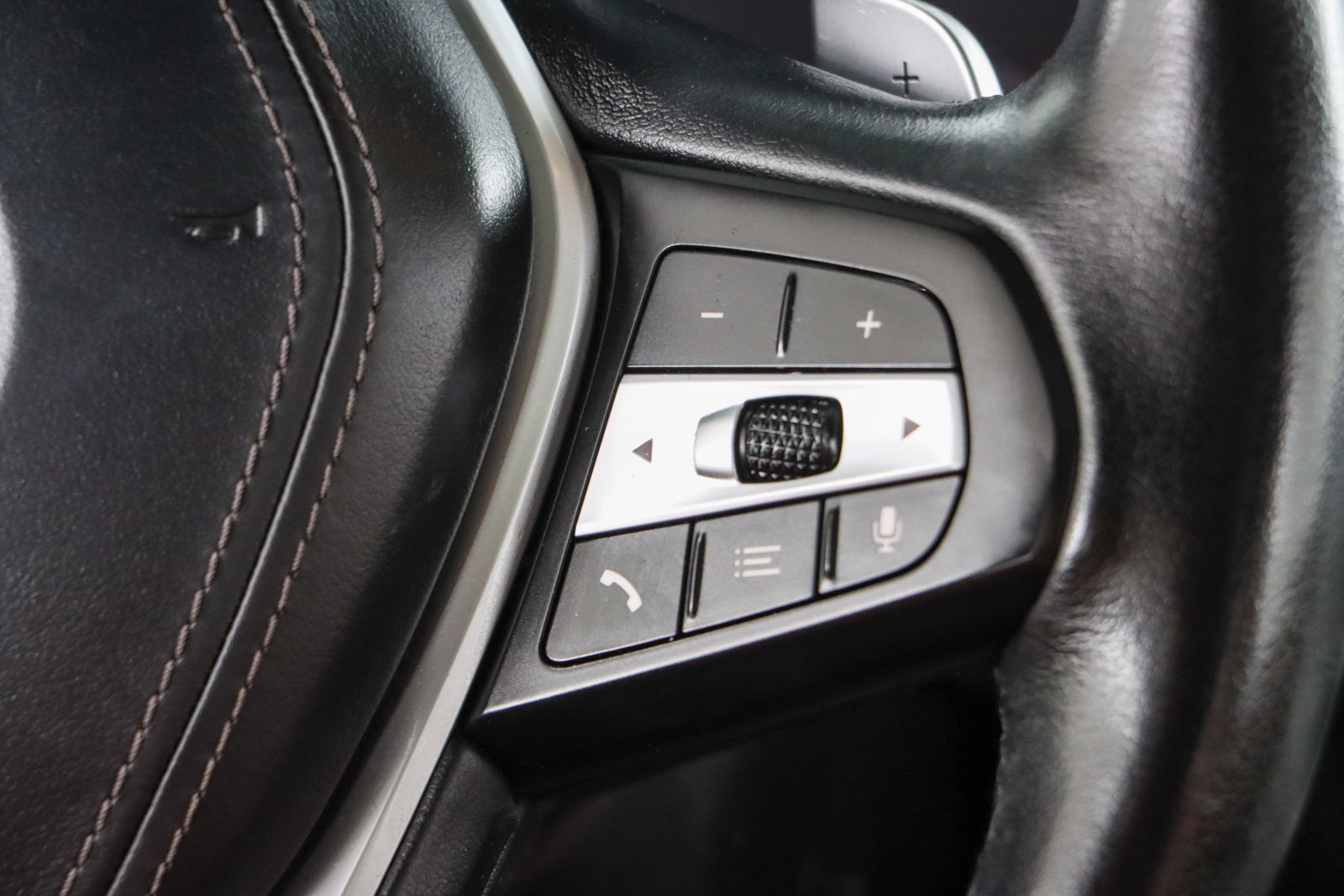 Used 2023 BMW X5 sDrive40i w/ Climate Comfort Package image 14