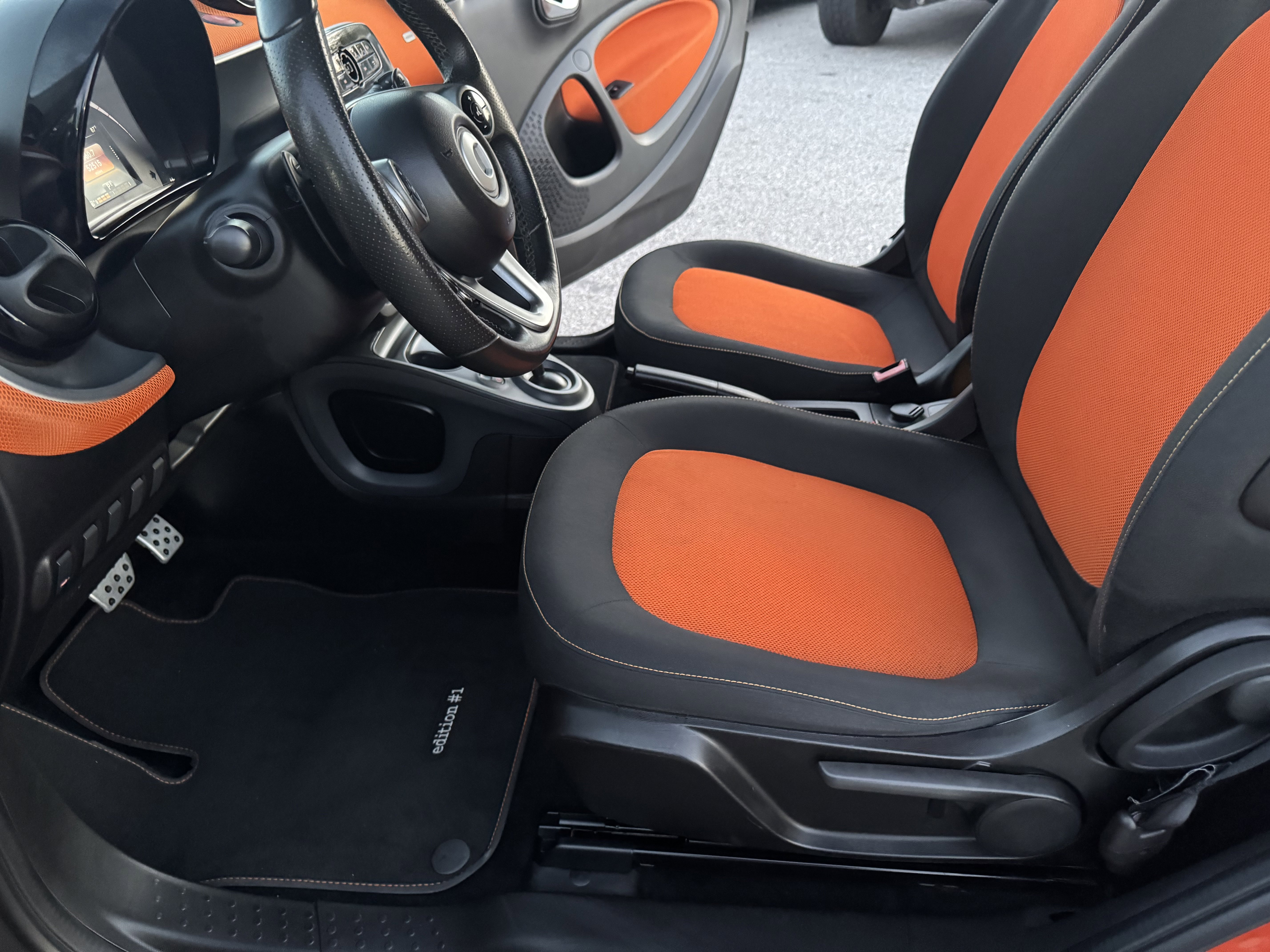 Used 2016 smart fortwo passion image 23