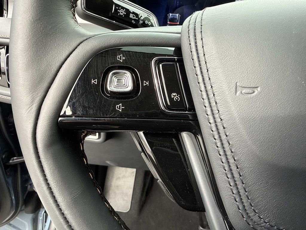 New 2026 Lincoln Aviator AWD image 30