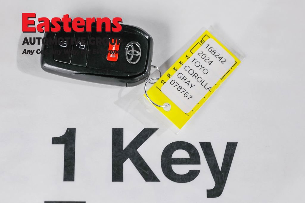 Used 2024 Toyota Corolla Cross LE image 24