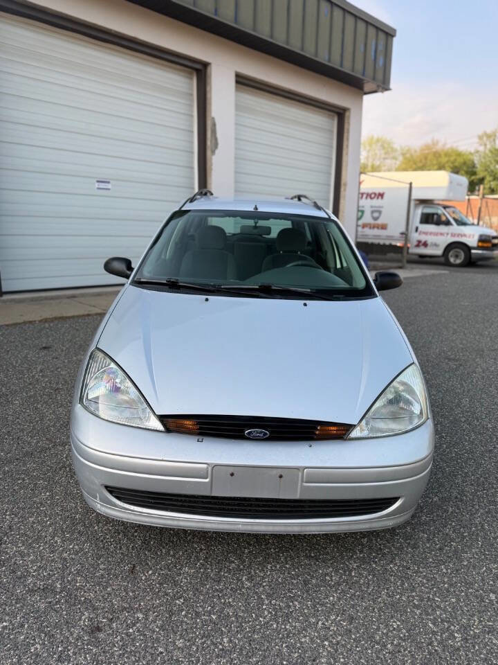 Used 2001 Ford Focus SE FWD image 9