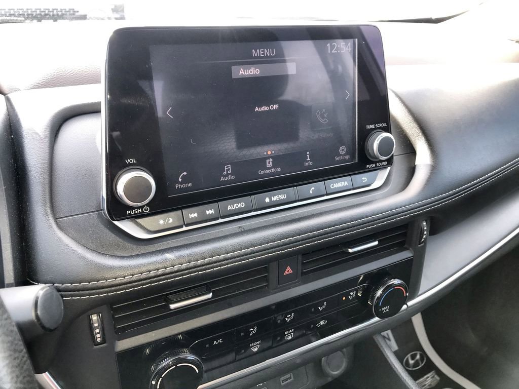 Used 2023 Nissan Rogue S image 16