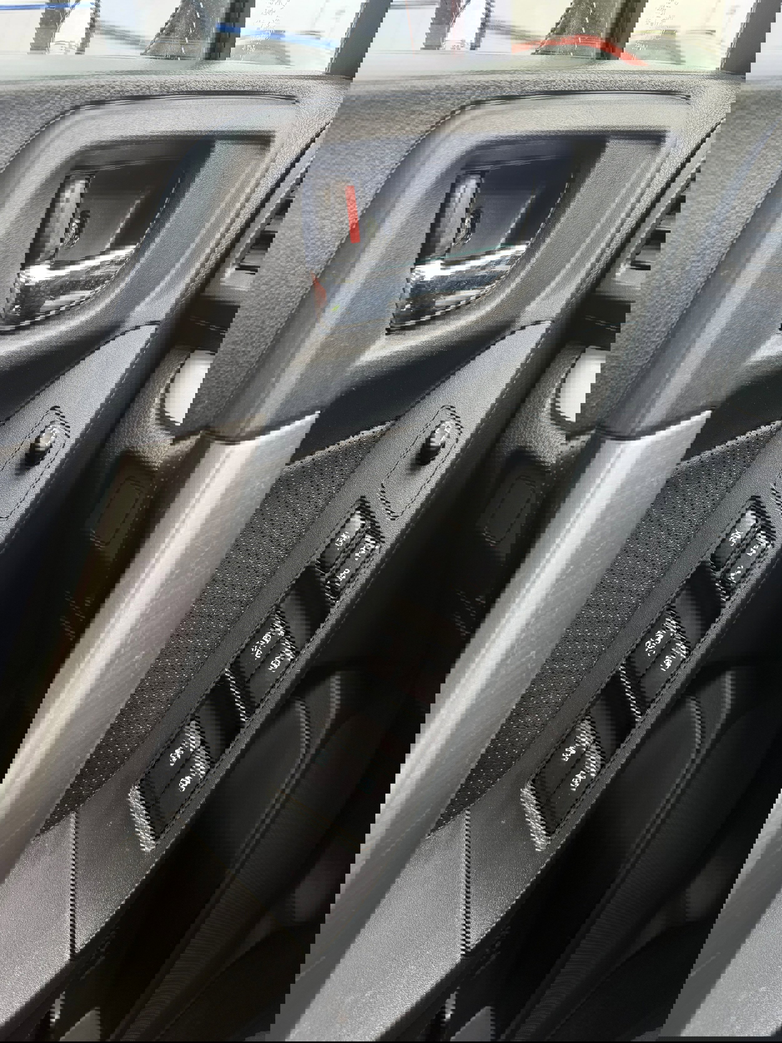 Used 2015 Subaru Forester 2.5i Limited image 13