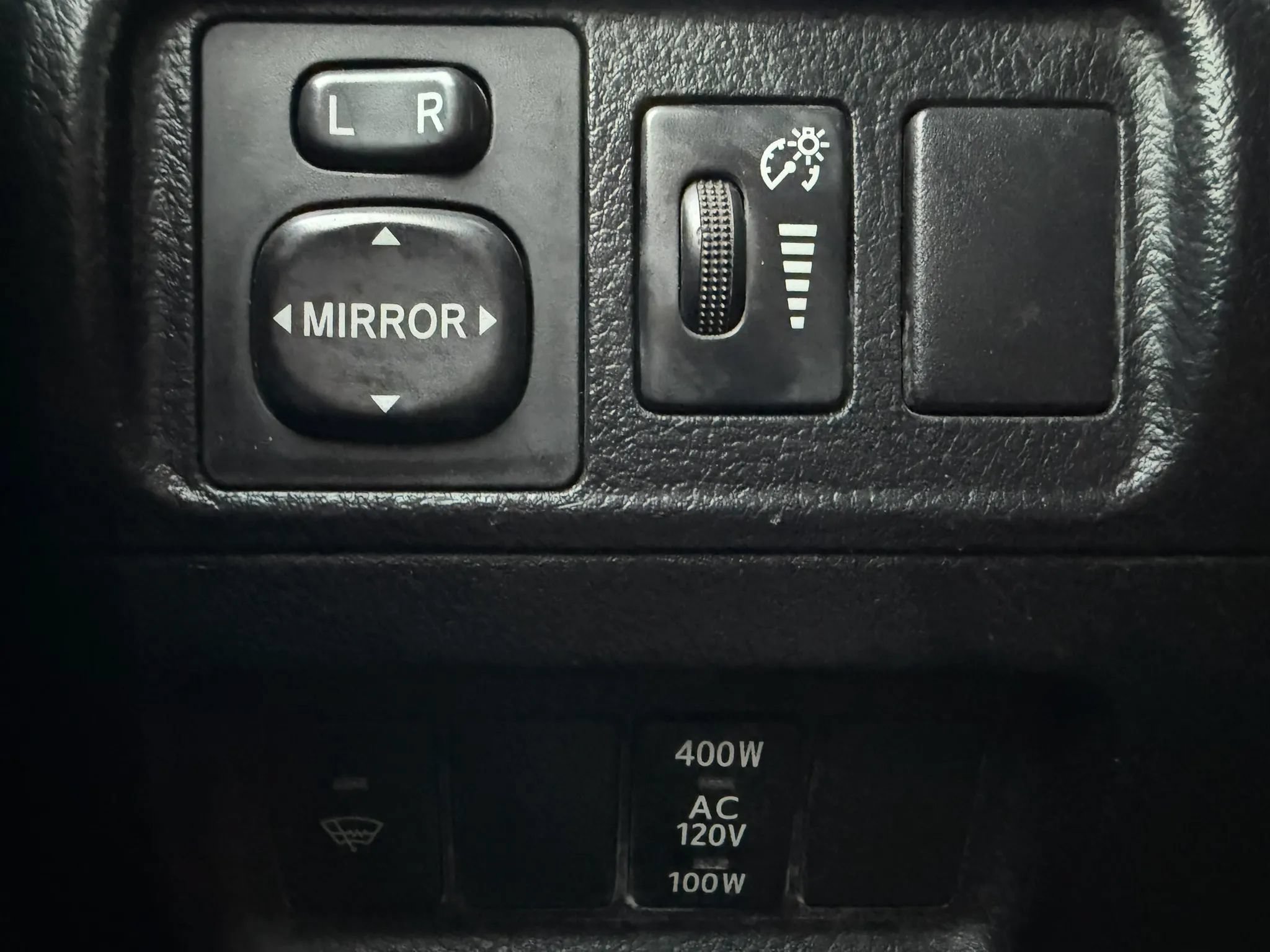 Used 2014 Toyota 4Runner SR5 AWD/4WD image 23