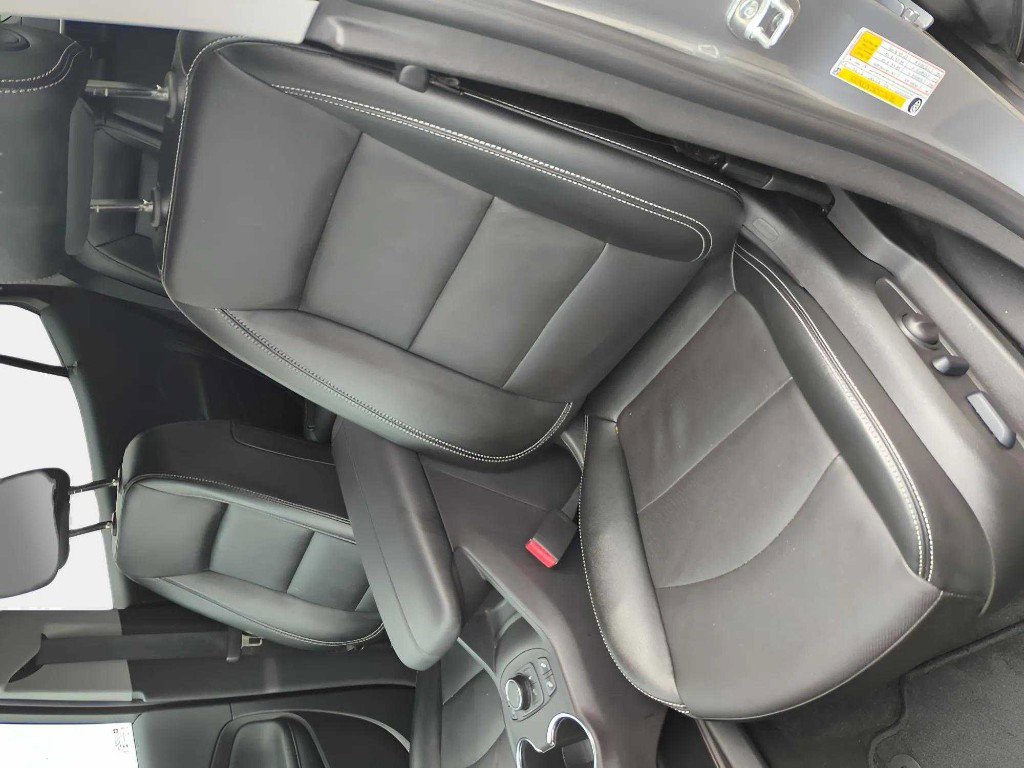 Used 2024 GMC Terrain SLT image 10