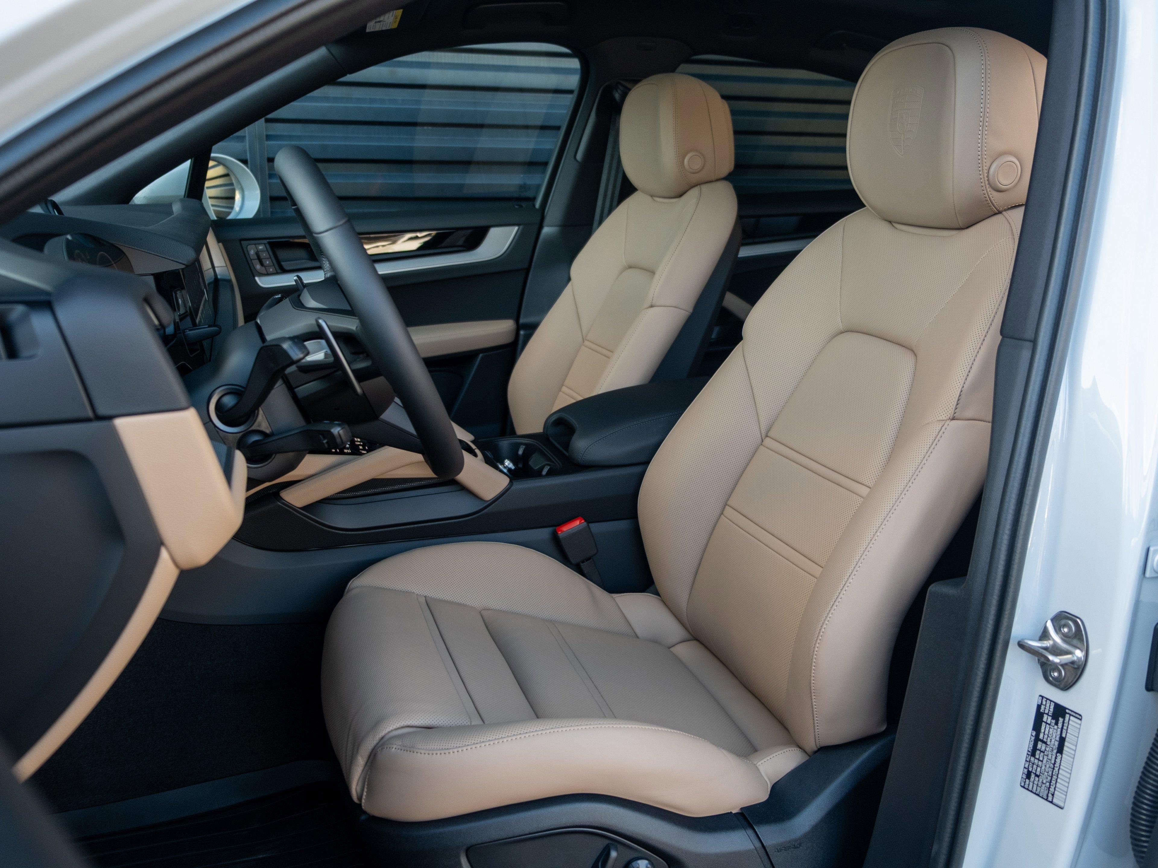 New 2026 Porsche Cayenne Coupe image 5