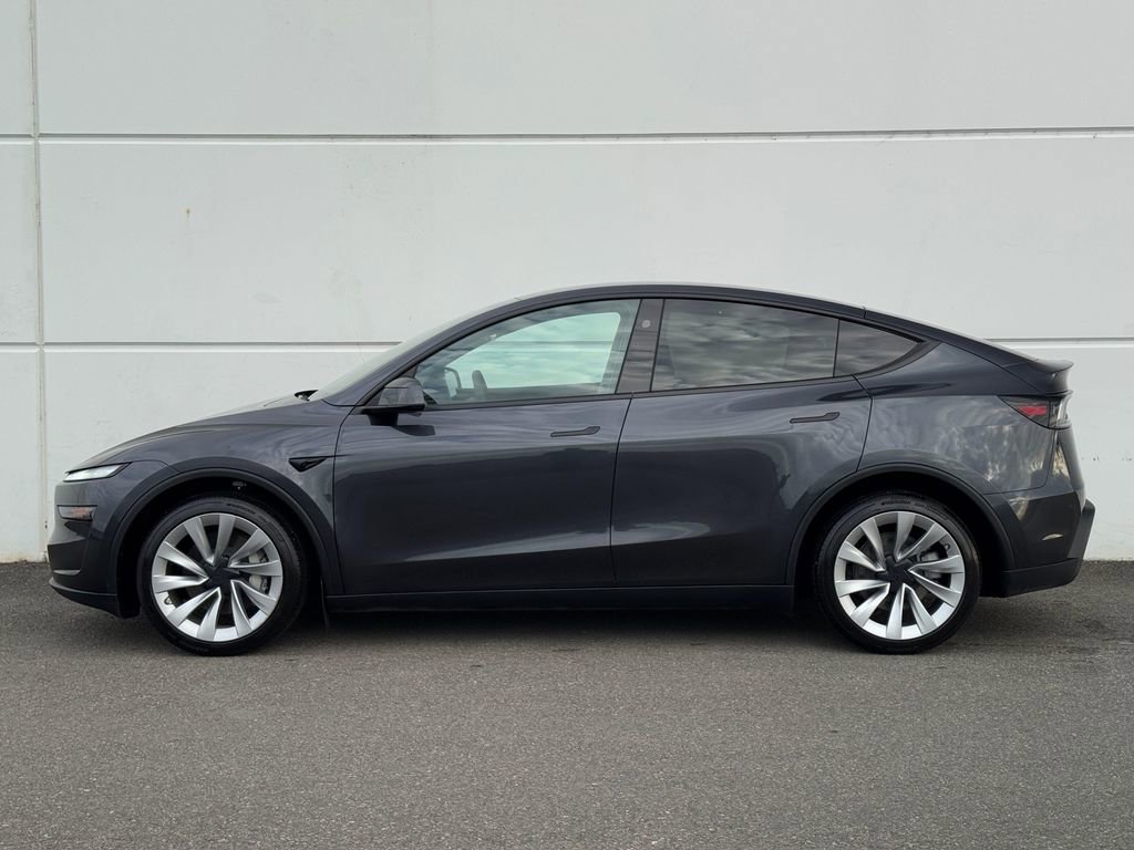 Used 2026 Tesla Model Y Long Range image 4