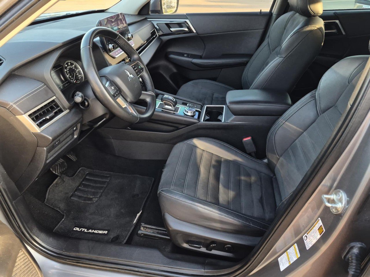 Used 2023 Mitsubishi Outlander SE AWD/4WD image 12