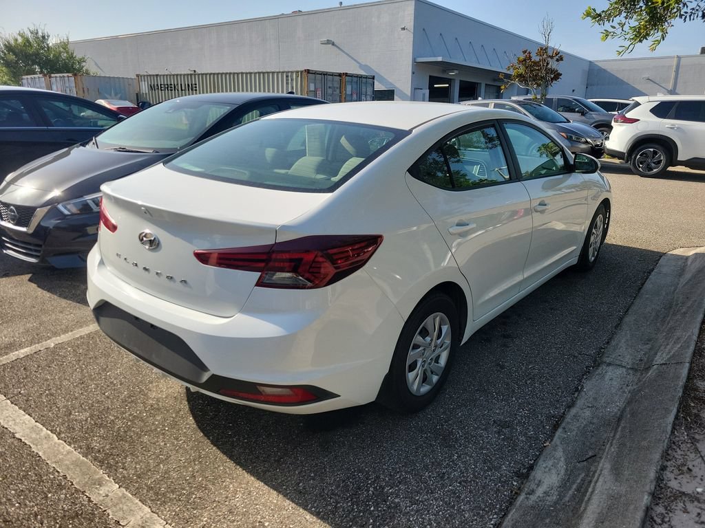 Used 2020 Hyundai Elantra SE FWD image 3