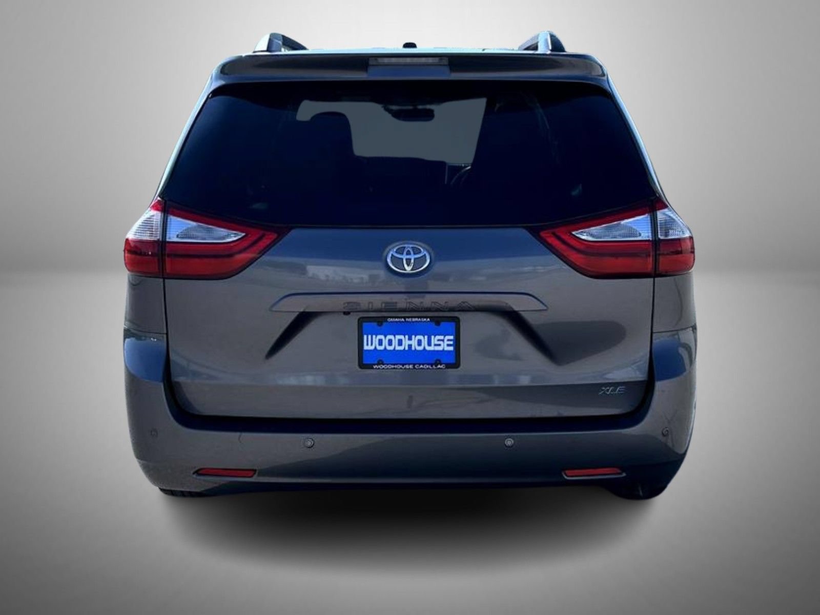 Used 2015 Toyota Sienna XLE w/ XLE Navigation Package FWD image 6