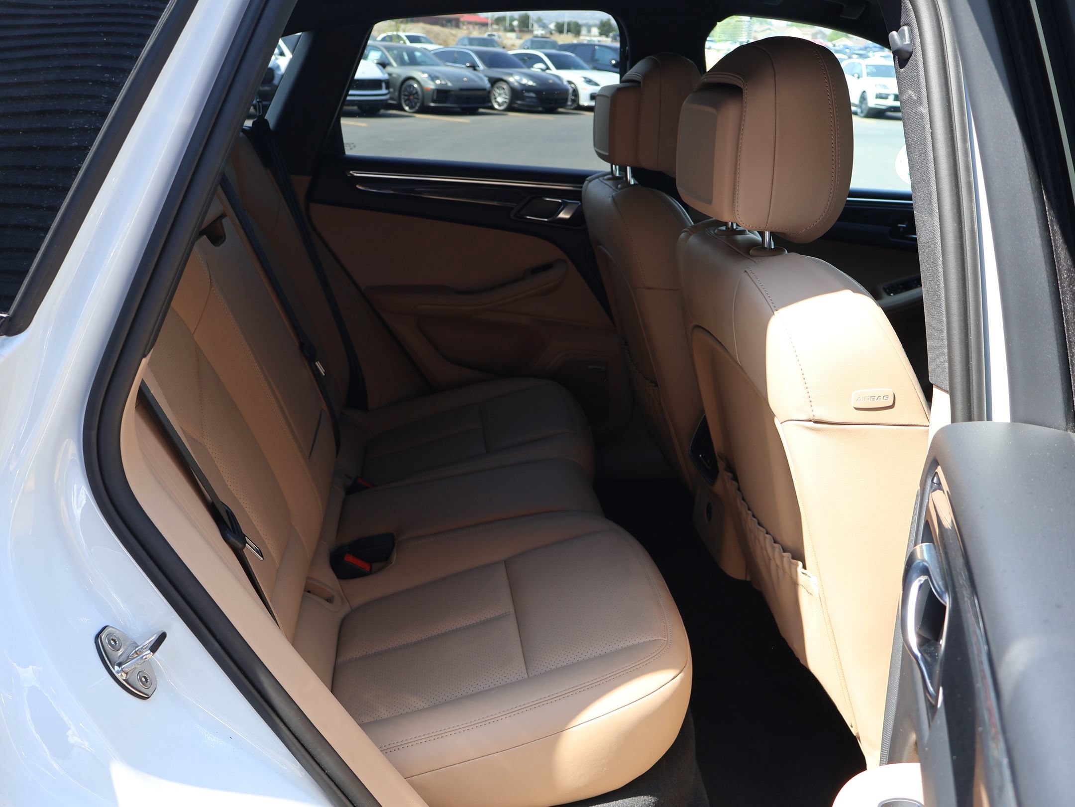 Certified 2026 Porsche Macan AWD/4WD image 27