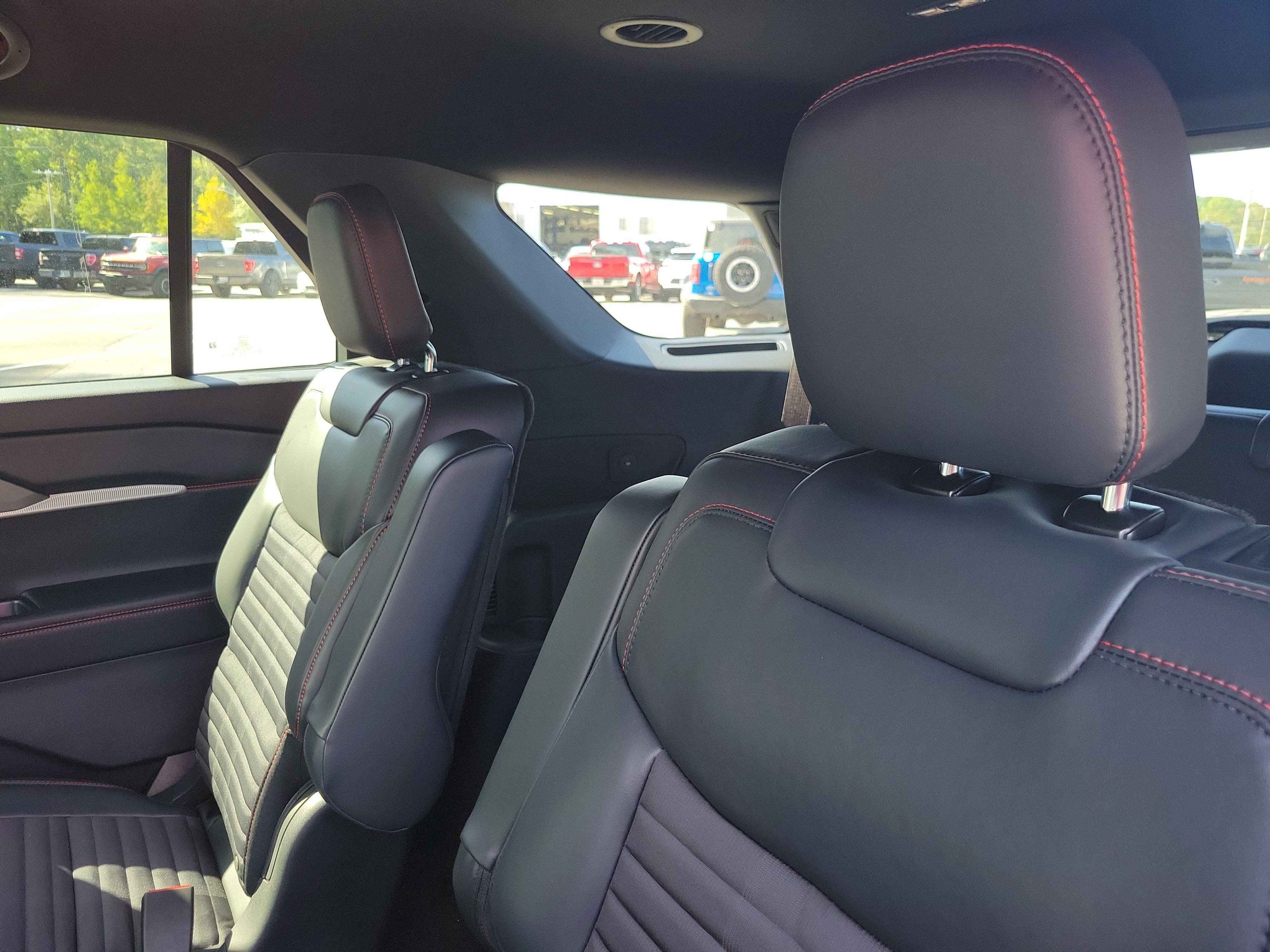 New 2026 Ford Explorer ST-Line w/ ST-Line Street Pack RWD image 18