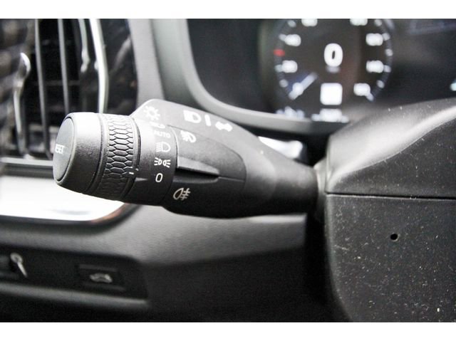 Used 2019 Volvo S60 T5 R-Design image 14