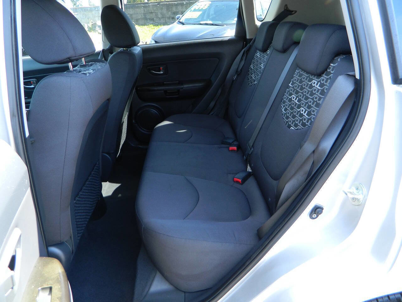Used 2010 Kia Soul + image 14