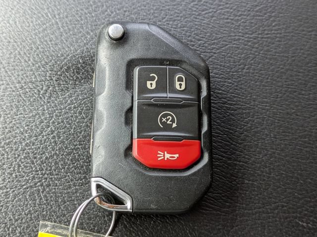 Used 2022 Jeep Wrangler Unlimited Rubicon w/ LED Lighting Group AWD/4WD image 33