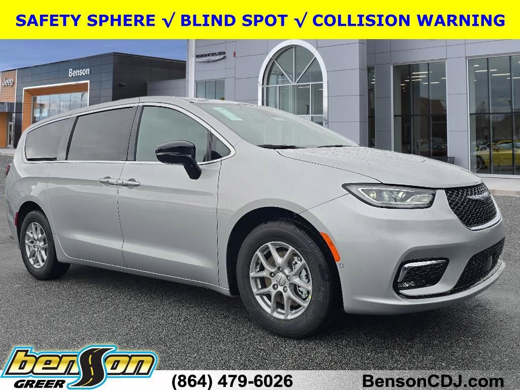 New 2026 Chrysler Pacifica Select