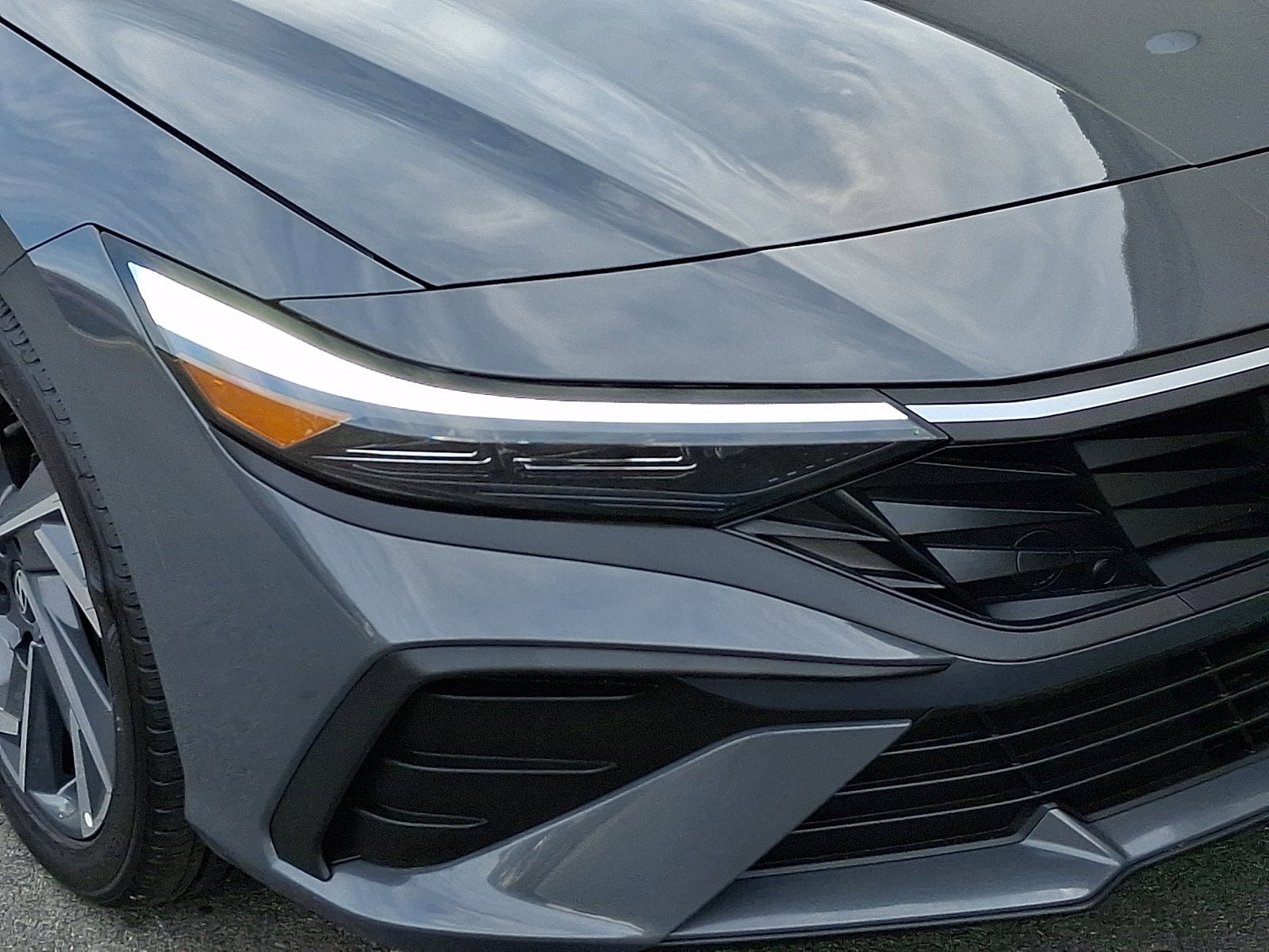 Certified 2025 Hyundai Elantra Sport FWD image 9