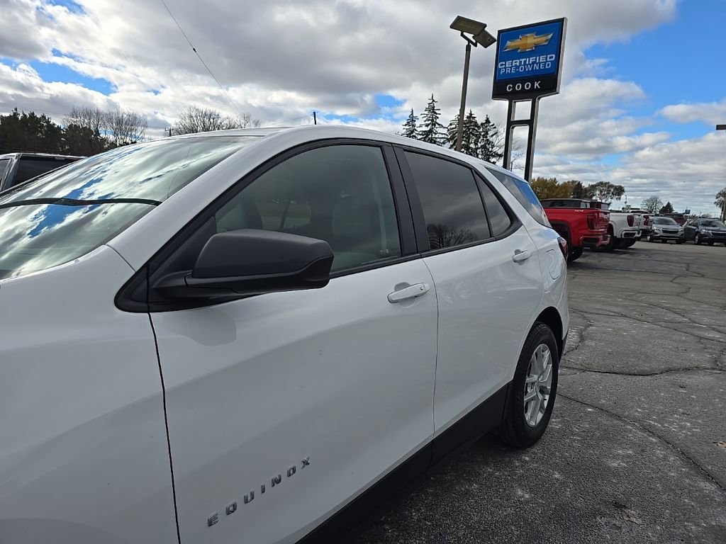 Used 2024 Chevrolet Equinox LS w/ LS Convenience Package image 30
