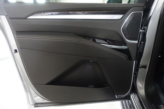 New 2026 Cadillac Escalade ESV Luxury image 18