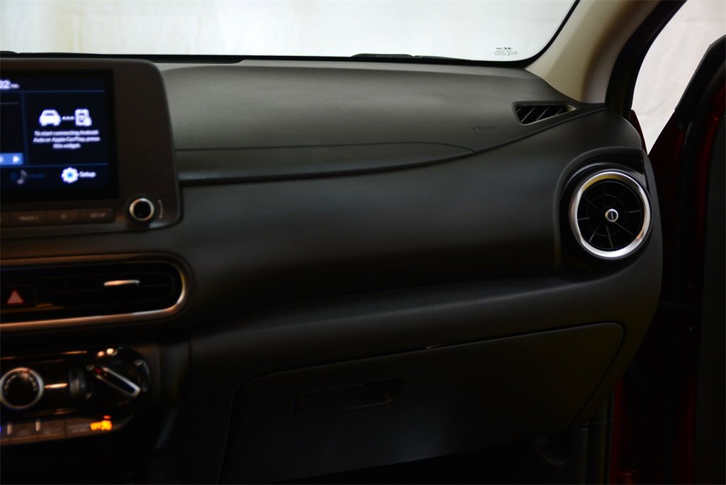 Used 2023 Hyundai Kona SE image 16