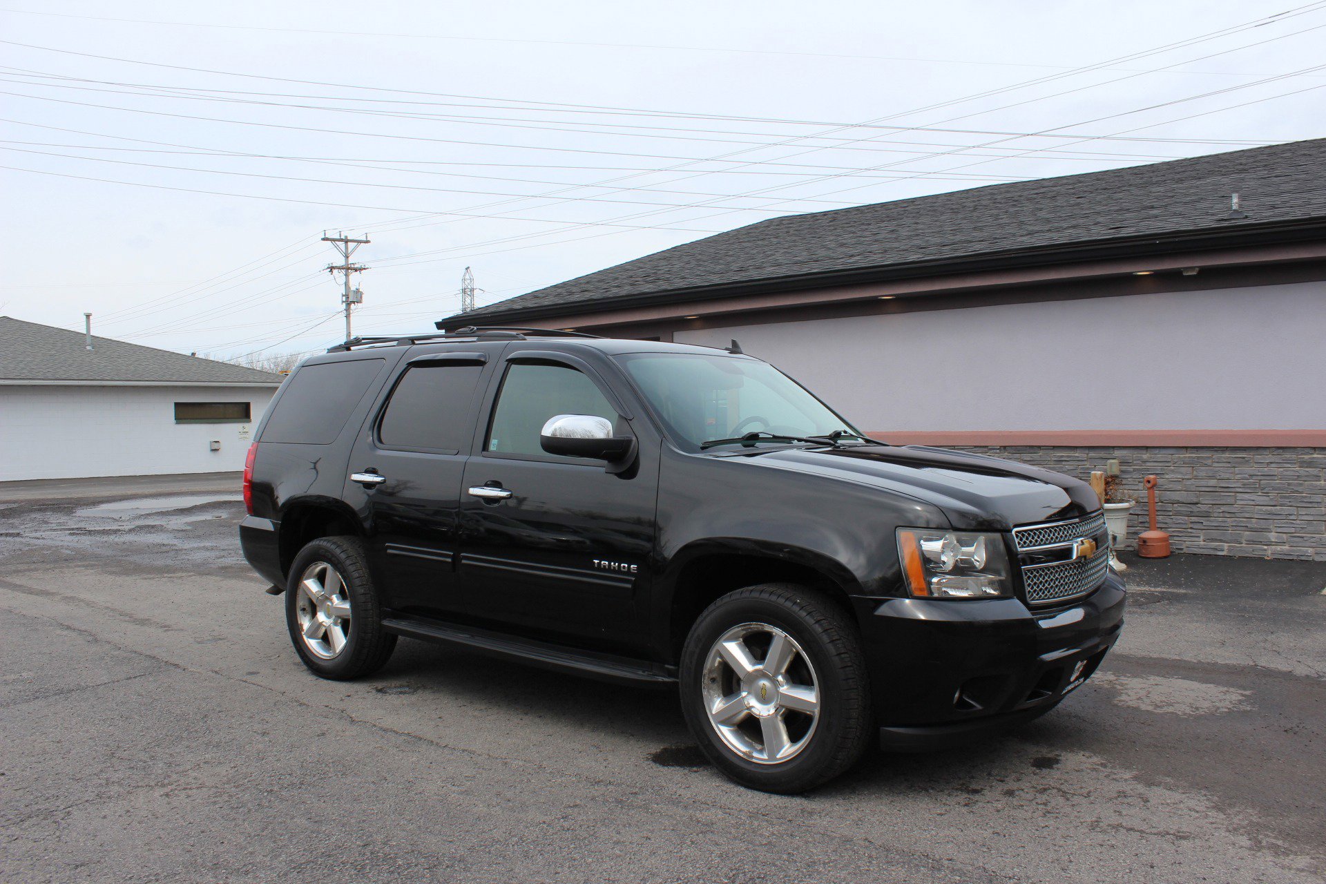 Used 2013 Chevrolet Tahoe LS w/ All-Star Edition AWD/4WD image 2