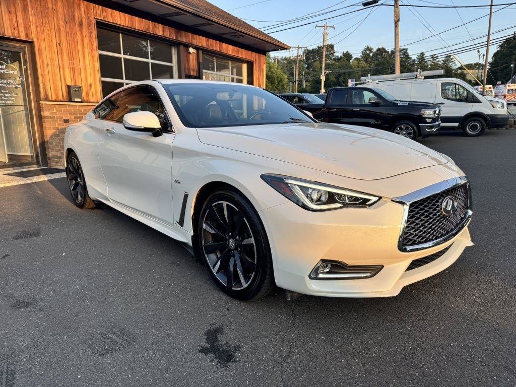 Used 2017 INFINITI Q60 3.0t w/ Premium Plus Package 3.0T AWD/4WD image 7