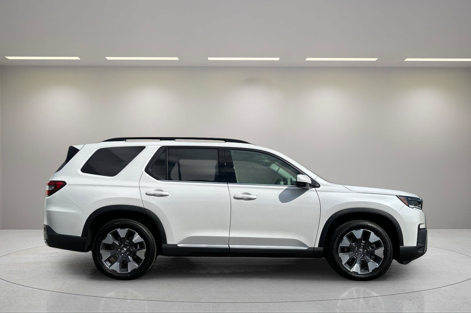 New 2026 Honda Pilot Elite image 2