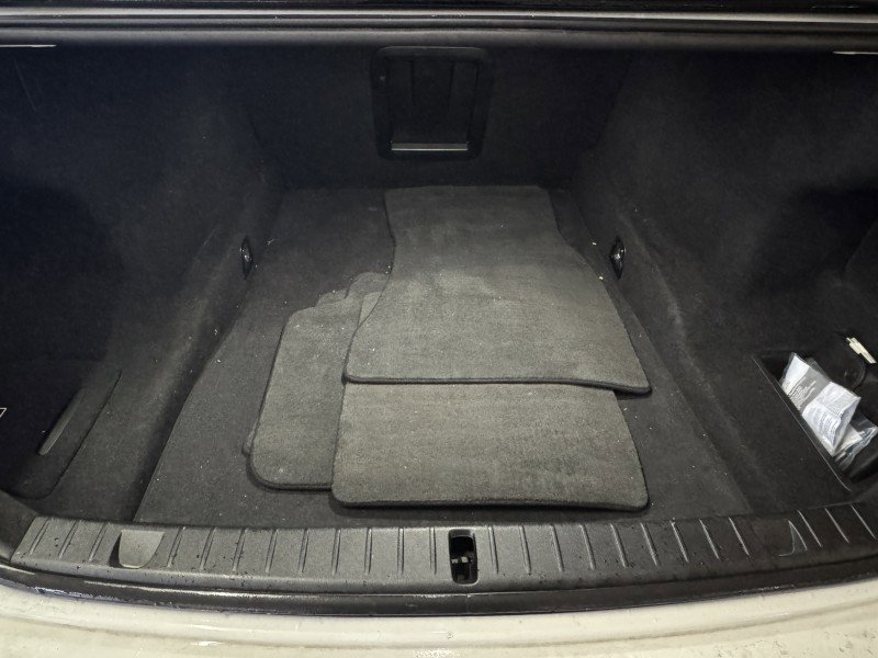 Used 2018 BMW 750i xDrive image 45