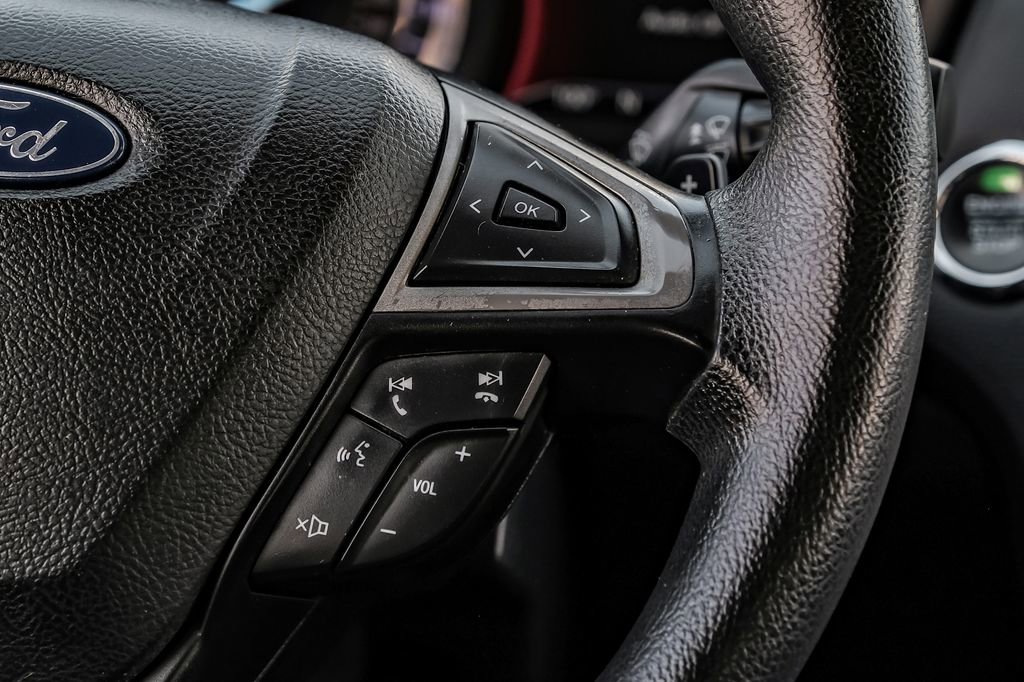 Used 2018 Ford Fusion SE w/ Fusion SE Technology Package image 16